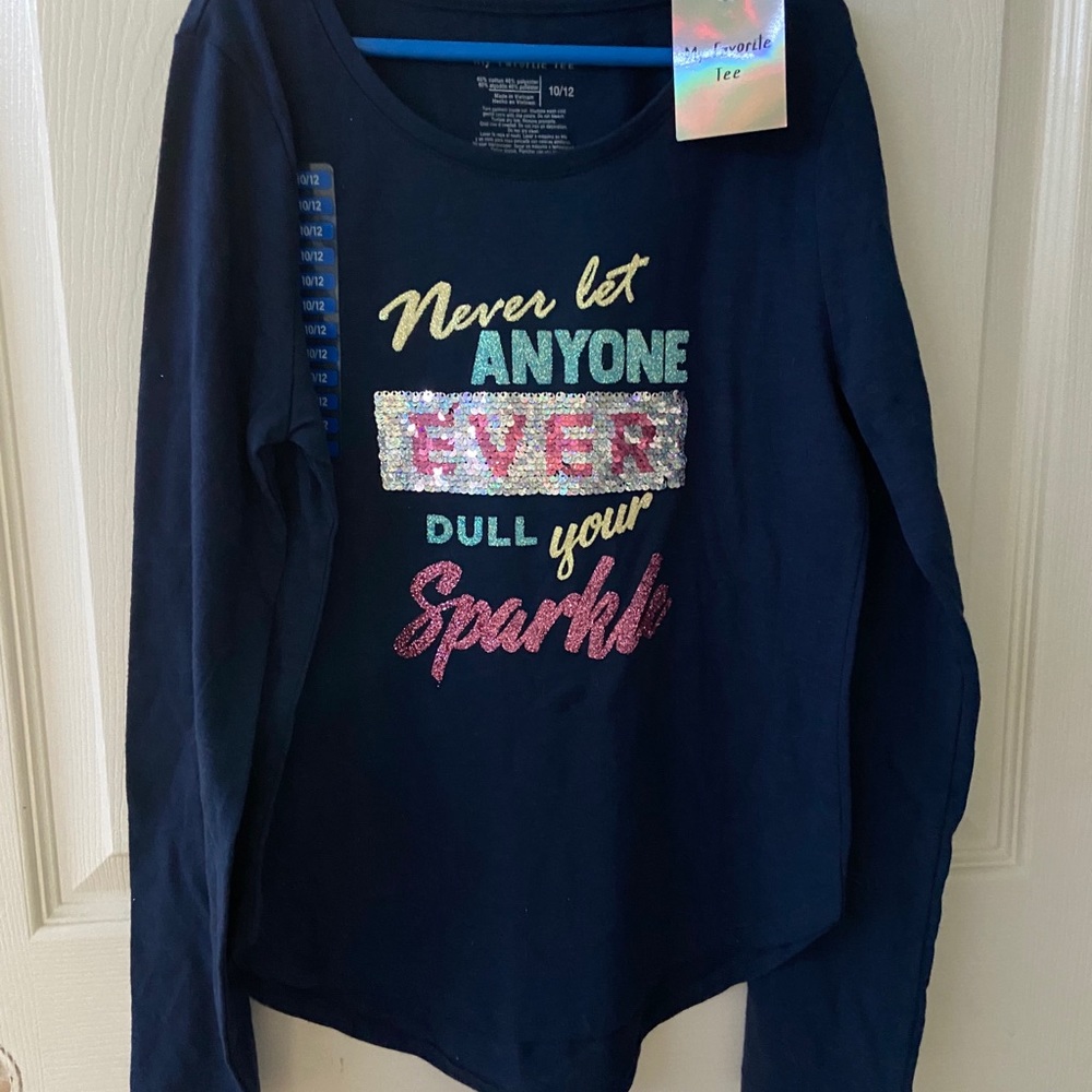 Reversible sequence Long sleeve T-shirt.